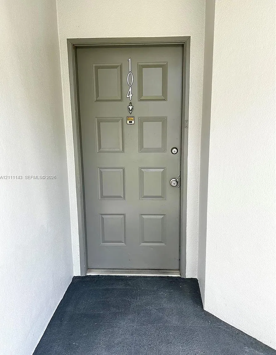 1300 SW 125th Ave — Photo 1