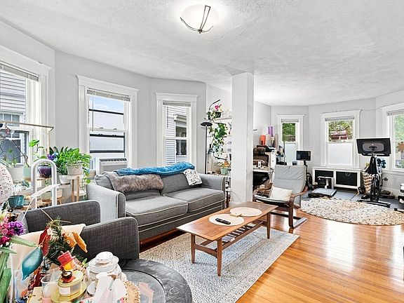 3rd image of 23 Burnham St