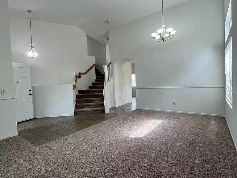 1022 Bess Pl — Photo 5