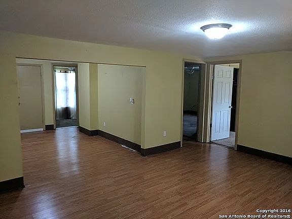 4th image of 539 Sterling St