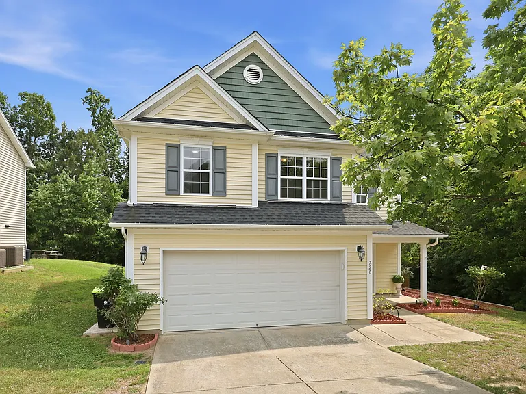 720 Pyracantha Dr — Photo 1