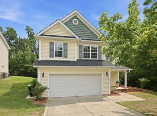 720 Pyracantha Dr, Holly Springs, NC 27540