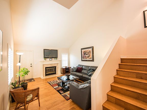 5th image of 308 N Via Colinas