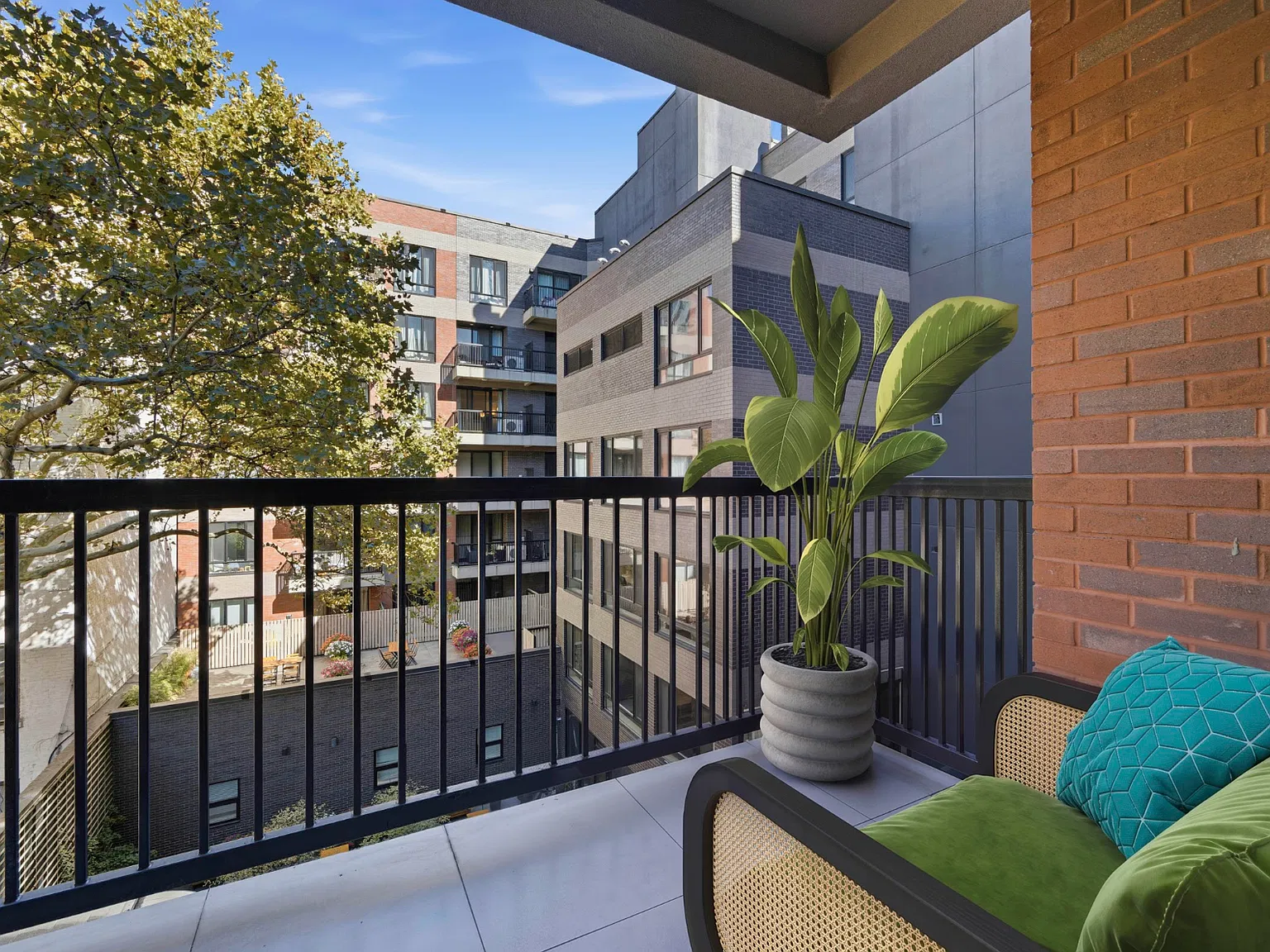 2600 7th Avenue — Photo 3