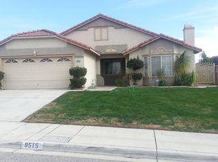 8515 Robinia St, Fontana, CA 92335