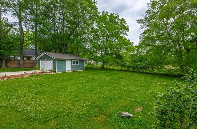 9011 Pleasant Ln — Photo 18