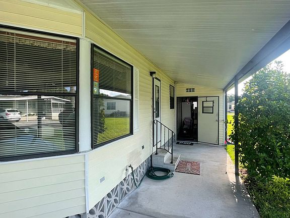 4th image of 1732 Douglas Ave