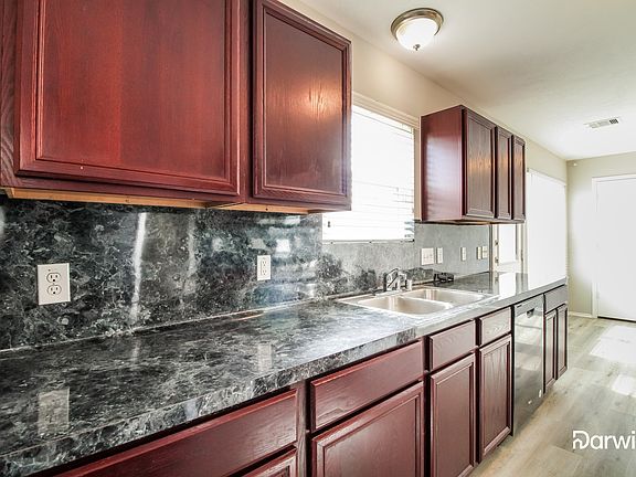 3rd image of 2715 Sockeye Dr