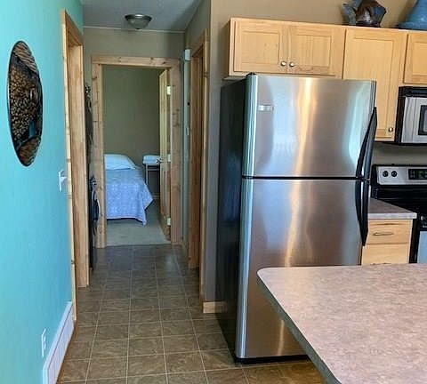 4th image of 126 S Lake Dr #8