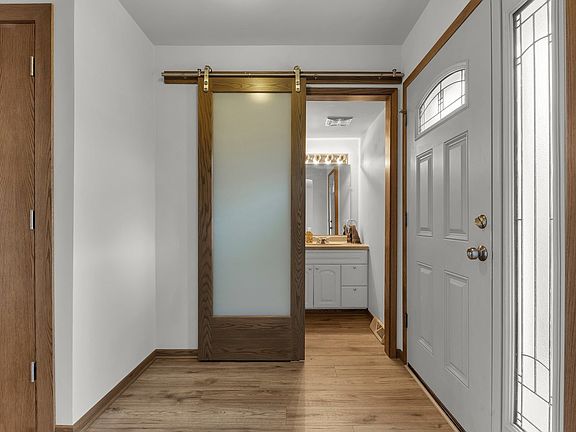 5th image of 216 Douglass Way