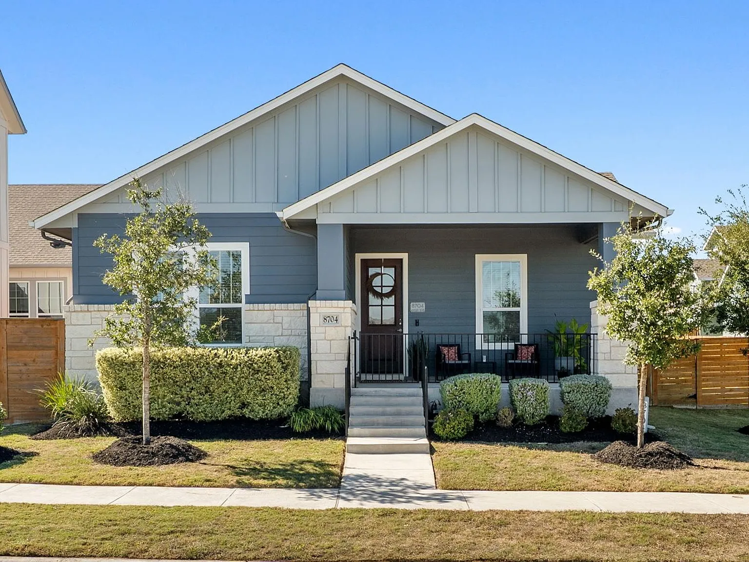 5 bed, 3.5 bath, 2704 sqft, $3,500 — Photo 3