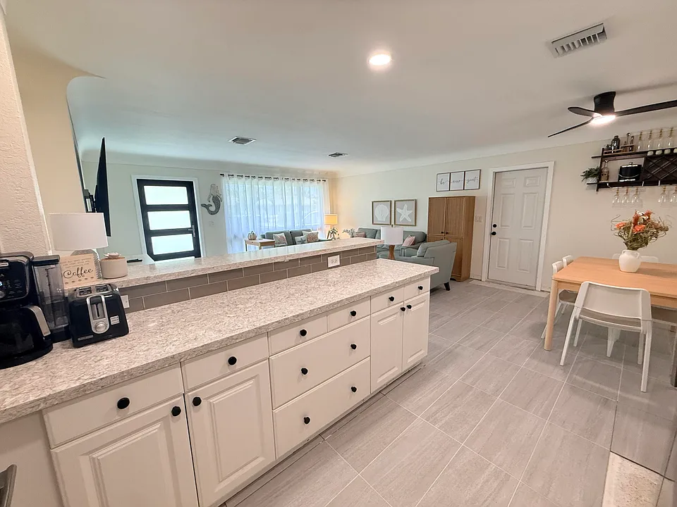 608 NE 24th Ave