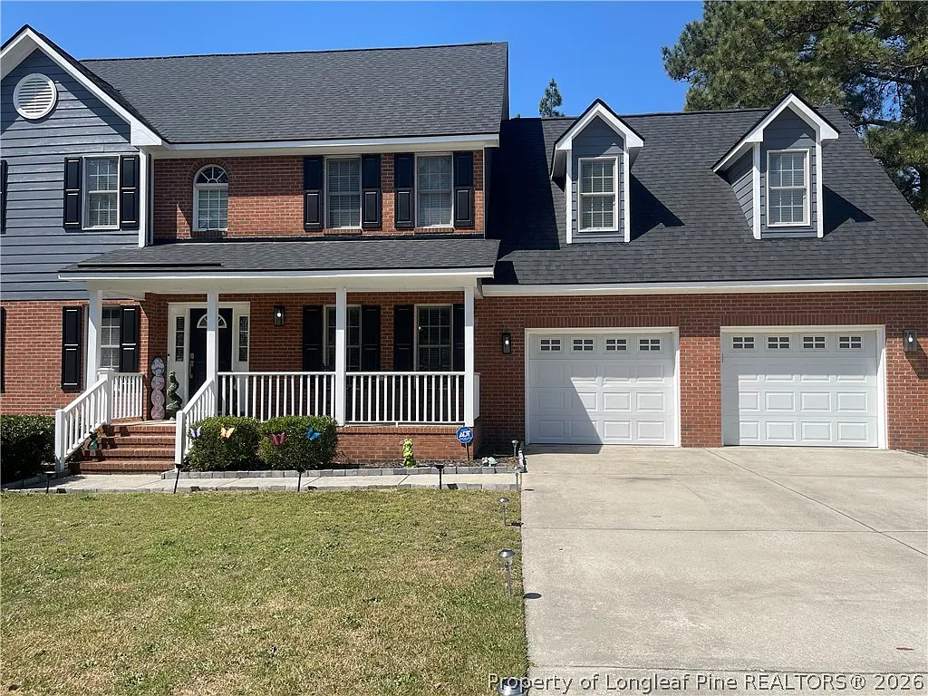 4 bed, 2.5 bath, 2654 sqft, $2,250 — Photo 2