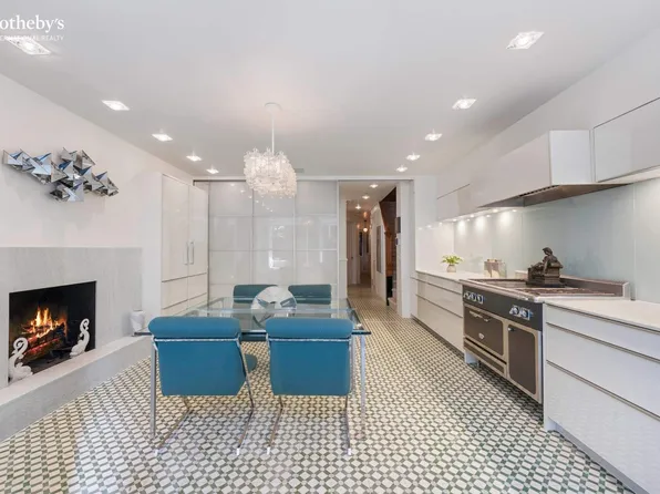 138 West 82nd Street image 24 of 39