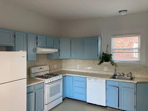 3rd image of 79 Bonair St #1