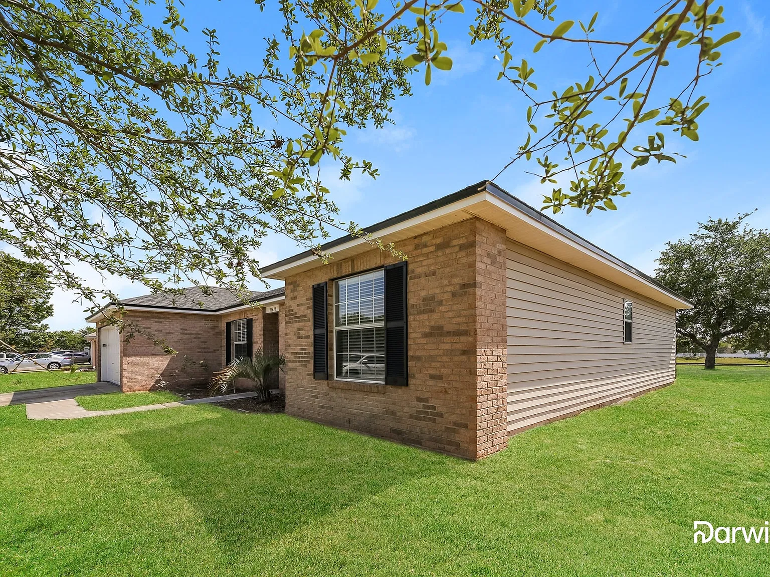 3 bed, 2.0 bath, 1562 sqft, $1,865 — Photo 2