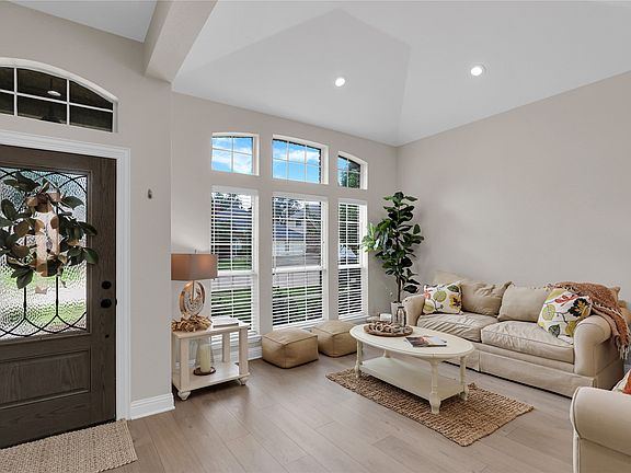 2nd image of 5206 N Briar Ridge Cir