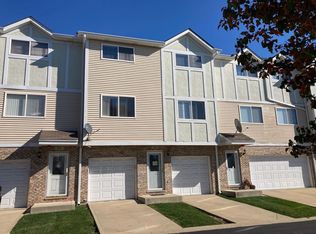 8214 Rachel Ln, Justice, IL 60458