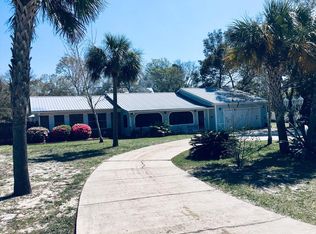 404 W 12th St, Carrabelle, FL 32322