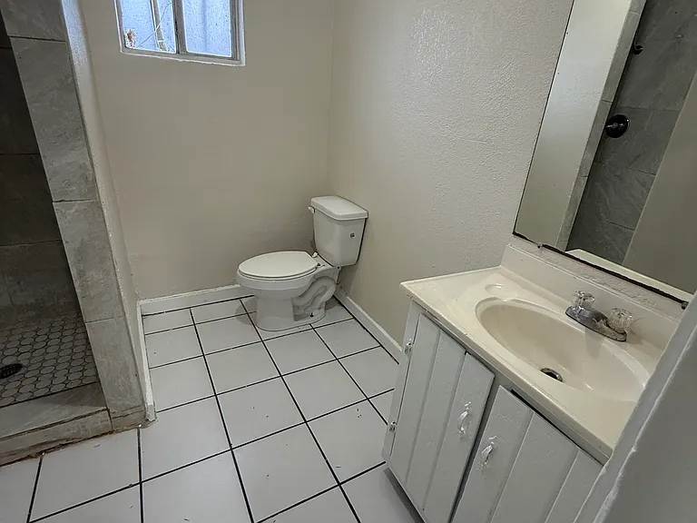 209 E Washington Ave #2 — Photo 10