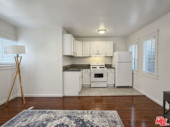 5th image of 740 Daisy Ave