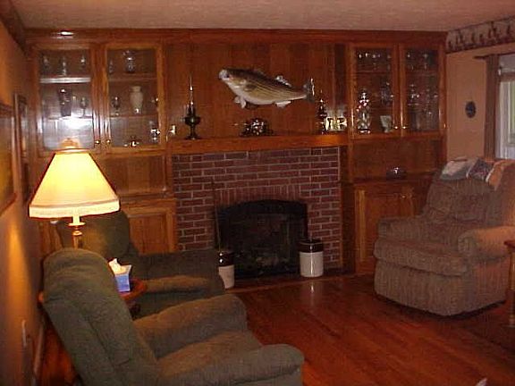 2nd image of 522 Hodge St