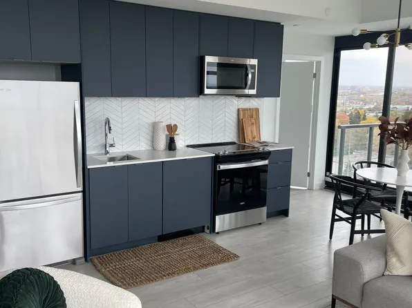 1606 Charles St E #1404, Whitby, ON L1N 0P1