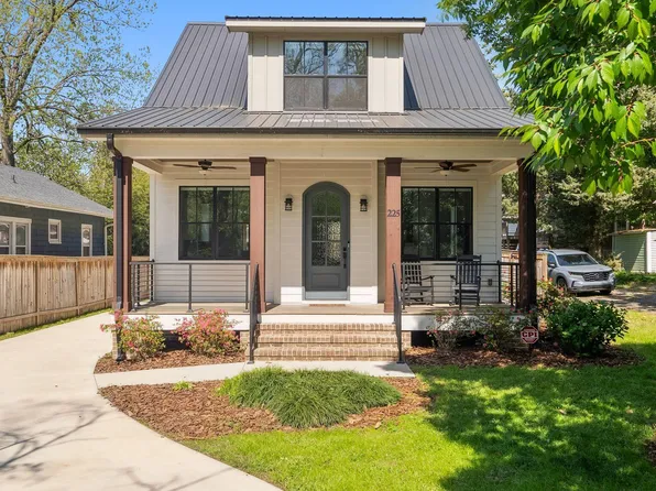 225 W Vermont Avenue, Southern Pines, NC 28387