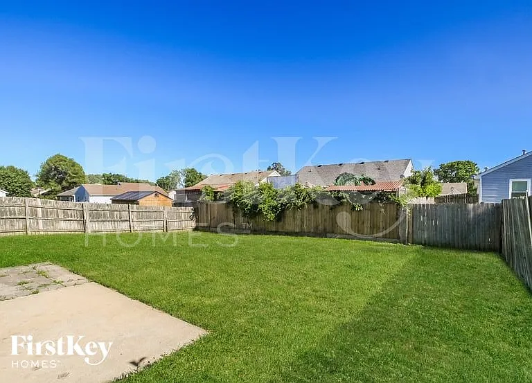 977 Hathaway Dr — Photo 14