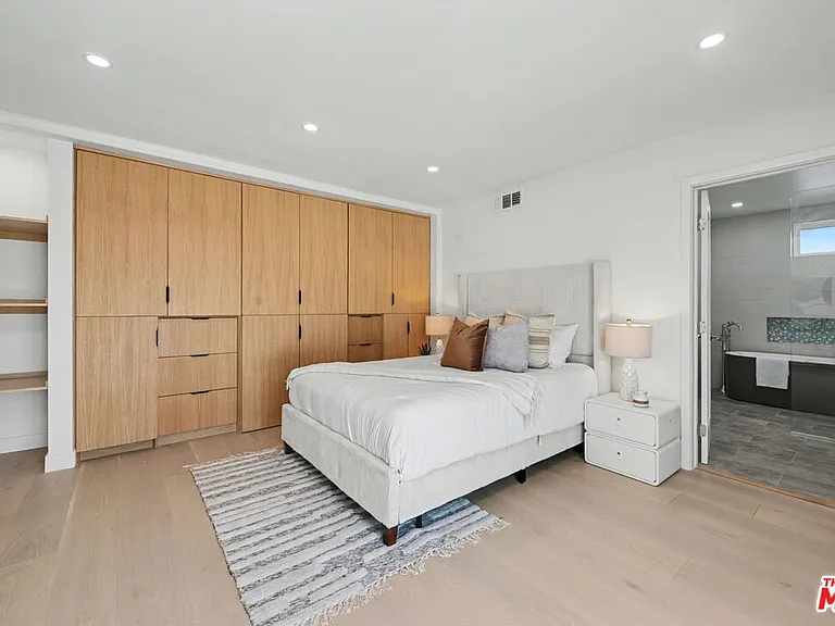 2831 Overland Ave — Photo 26