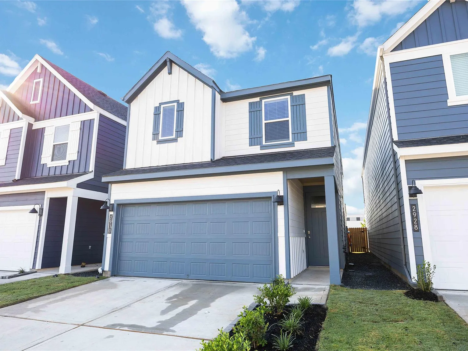 4 bed, 2.5 bath, 2166 sqft, $2,499 — Photo 2