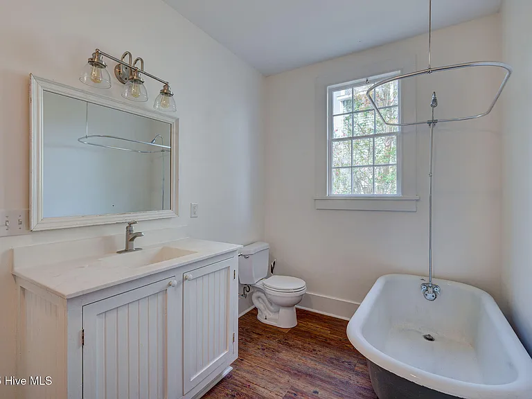 414 Orange St #B — Photo 8