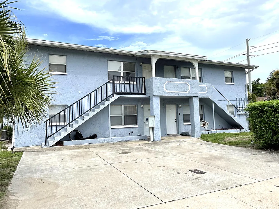 703 S Wilson Ave #203