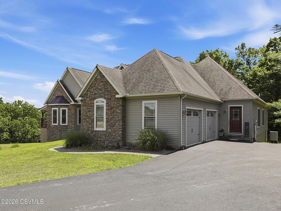 1st image of 222 S Lily Rd