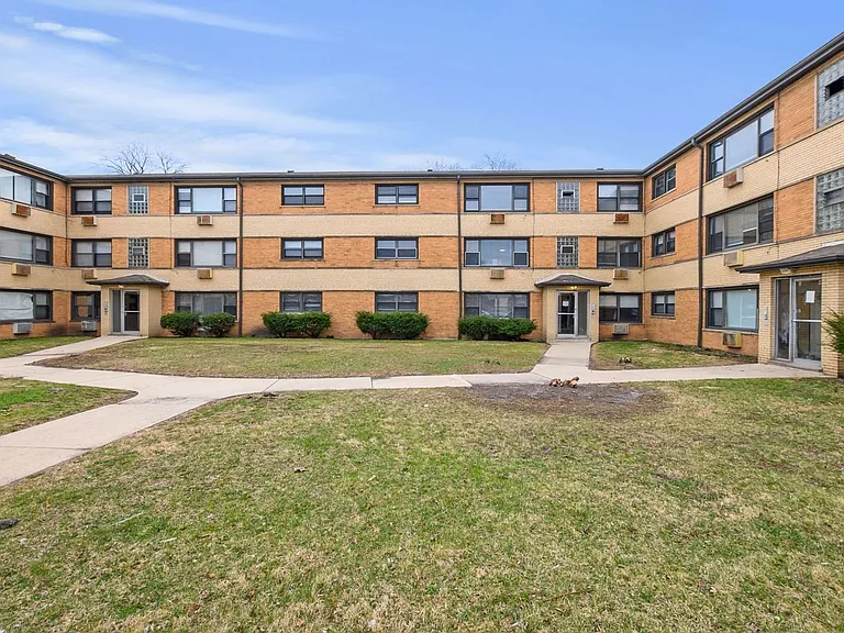 7900 S. Paxton Ave. — Photo 12