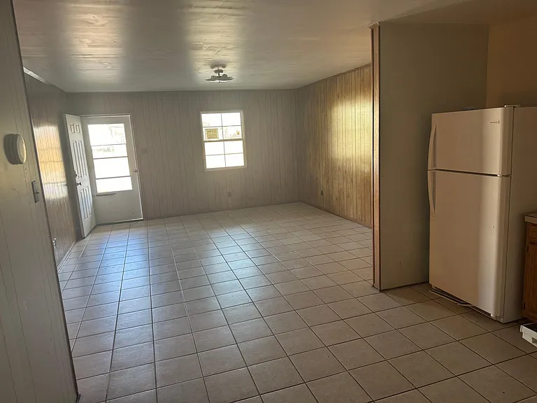 901 Hampton Ln #C — Photo 11