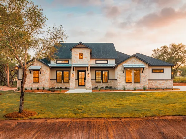 104 Reserve Court, La Vernia, TX 78121