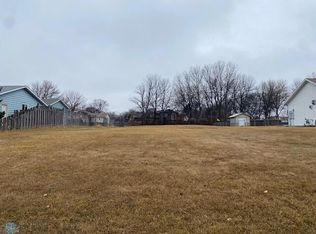 1207 32nd Street Cir S, Moorhead, MN 56560