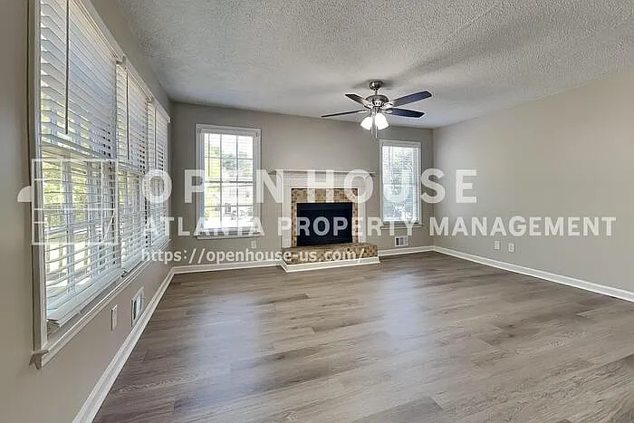 2994 Brooks Dr — Photo 3