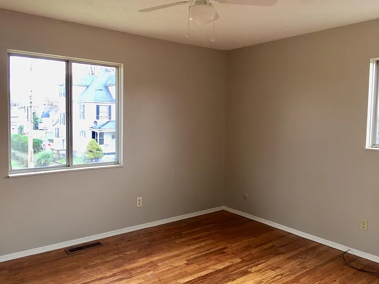 1603 Woodland Ave NW — Photo 6