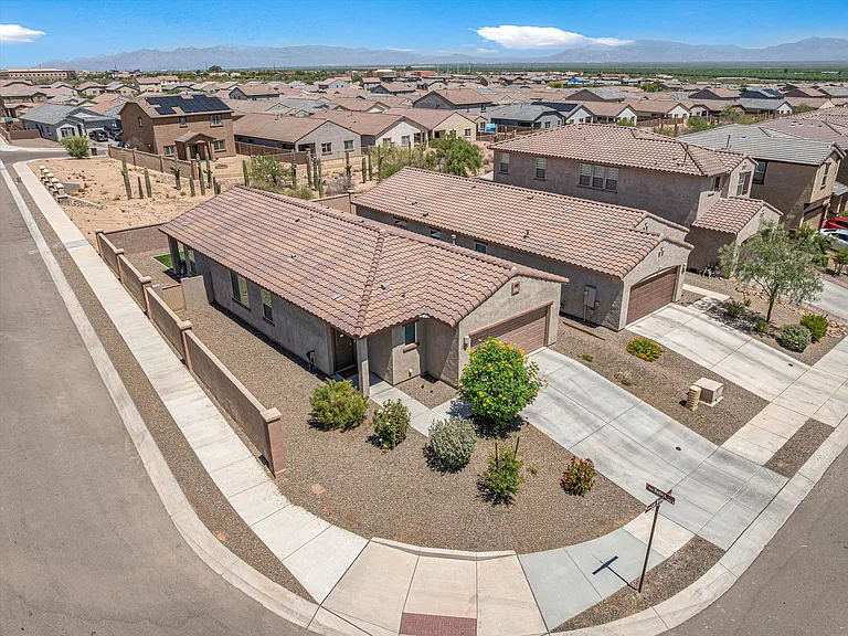958 W Calle Las Varitas — Photo 1