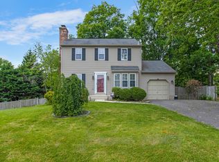 4534 Samuels Pine Rd, Chantilly, VA 20151