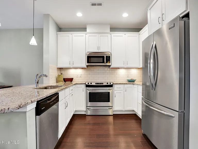 1639 Fallen Leaf Ln #B — Photo 26
