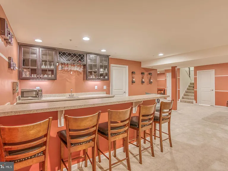 728 Falcon Ln — Photo 26