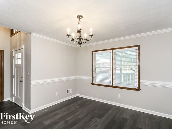 3rd image of 1761 Sacketts Dr