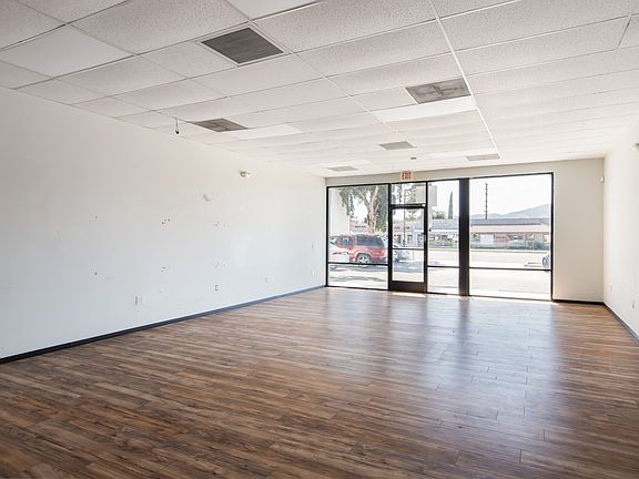 5th image of 841 W Glenoaks Blvd
