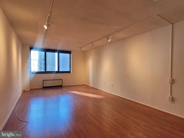1420 Locust St APT 10C, Philadelphia, PA 19102