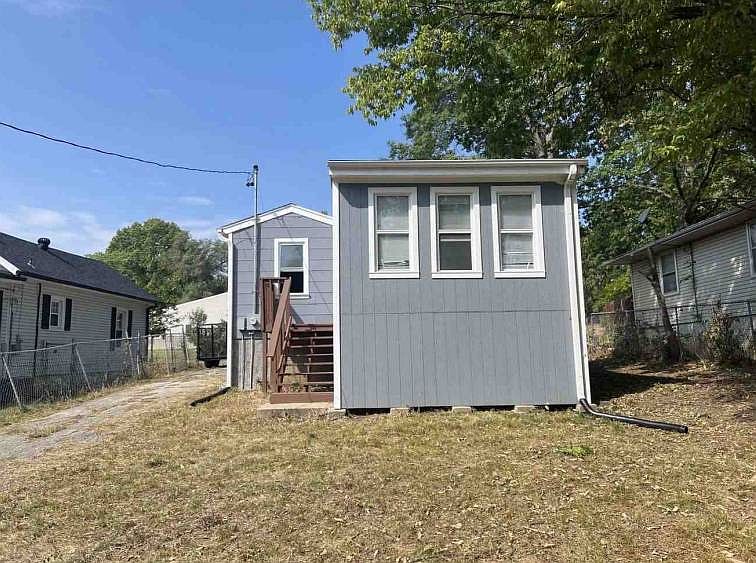 2nd image of 5329 S Benton Ave