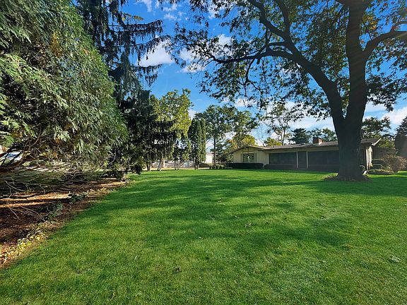 4th image of 1318 Ridgefield Rd