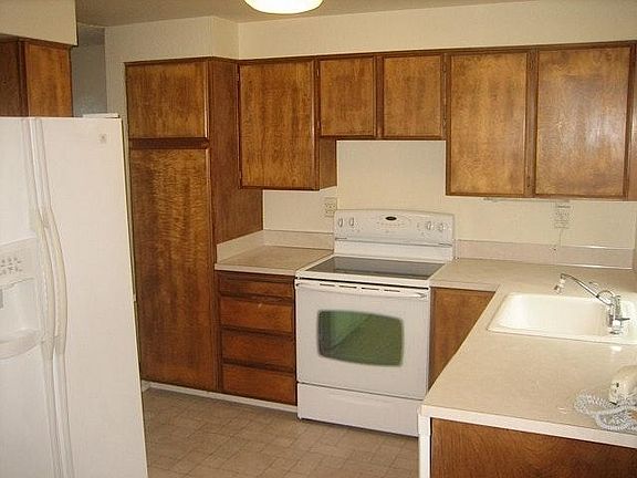 3rd image of 8640 Onyx Dr SW Unit C